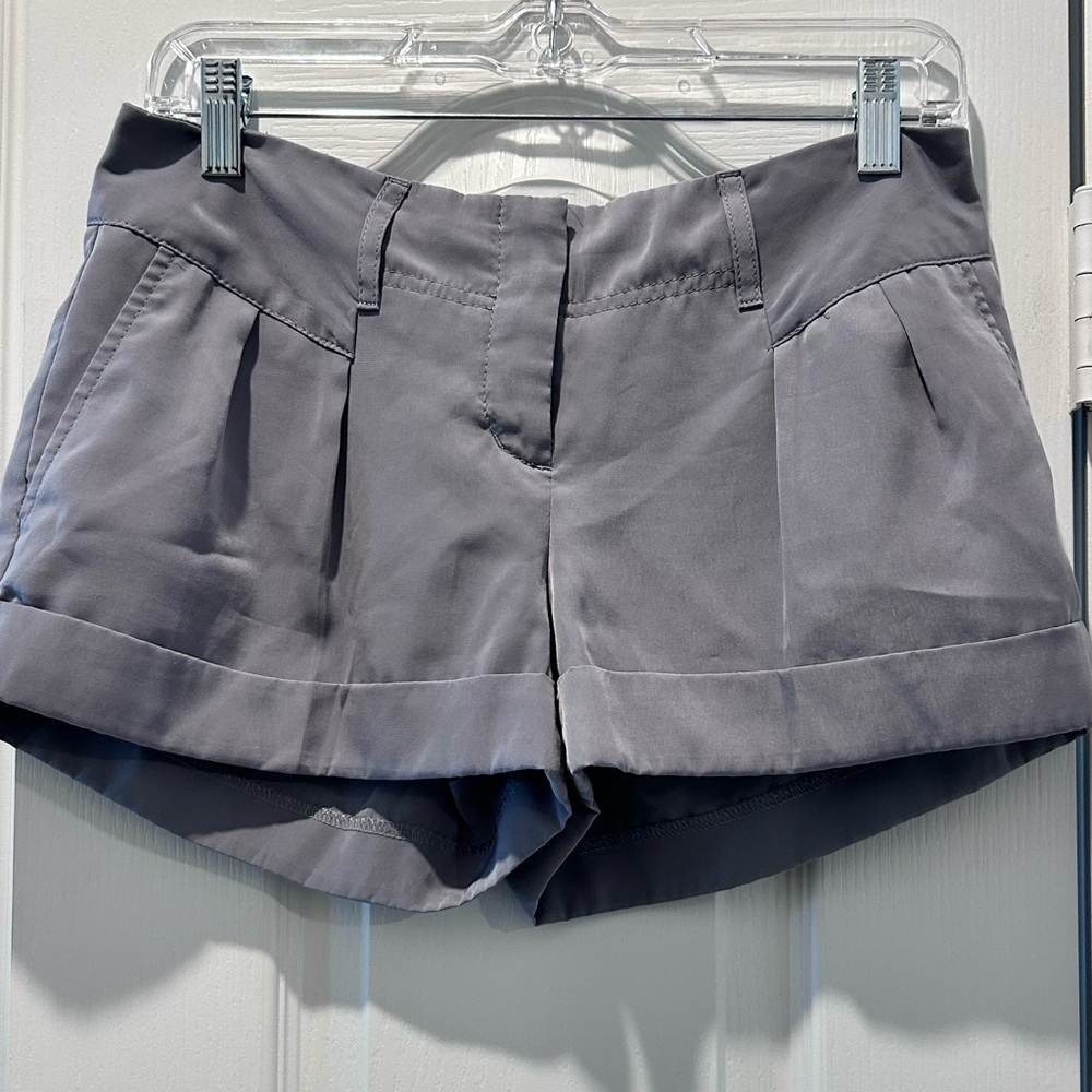Express shorts 🩶